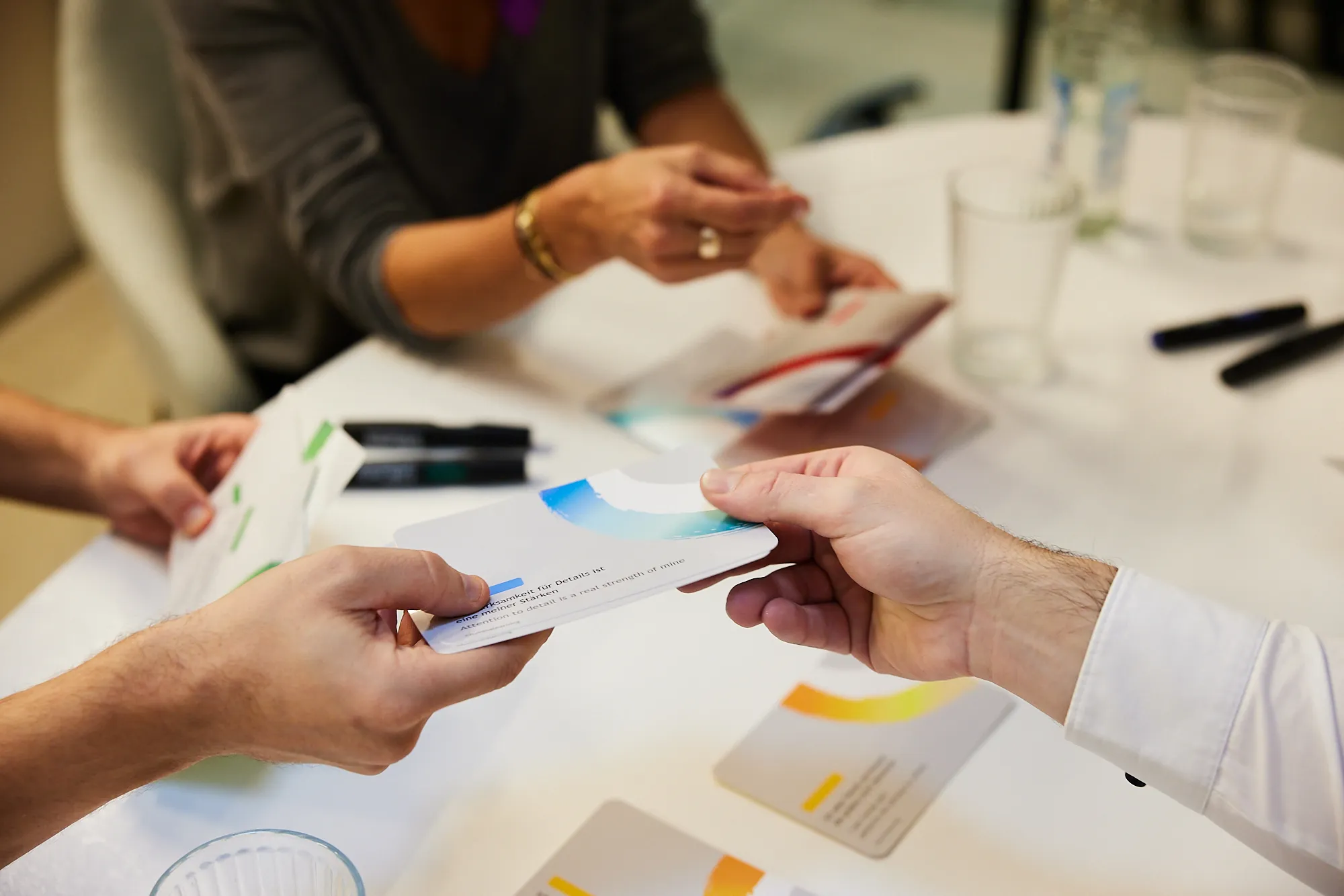 Team wertet in Unternehmensberatung Teamanalyse und Persönlichkeitspräferenzen aus