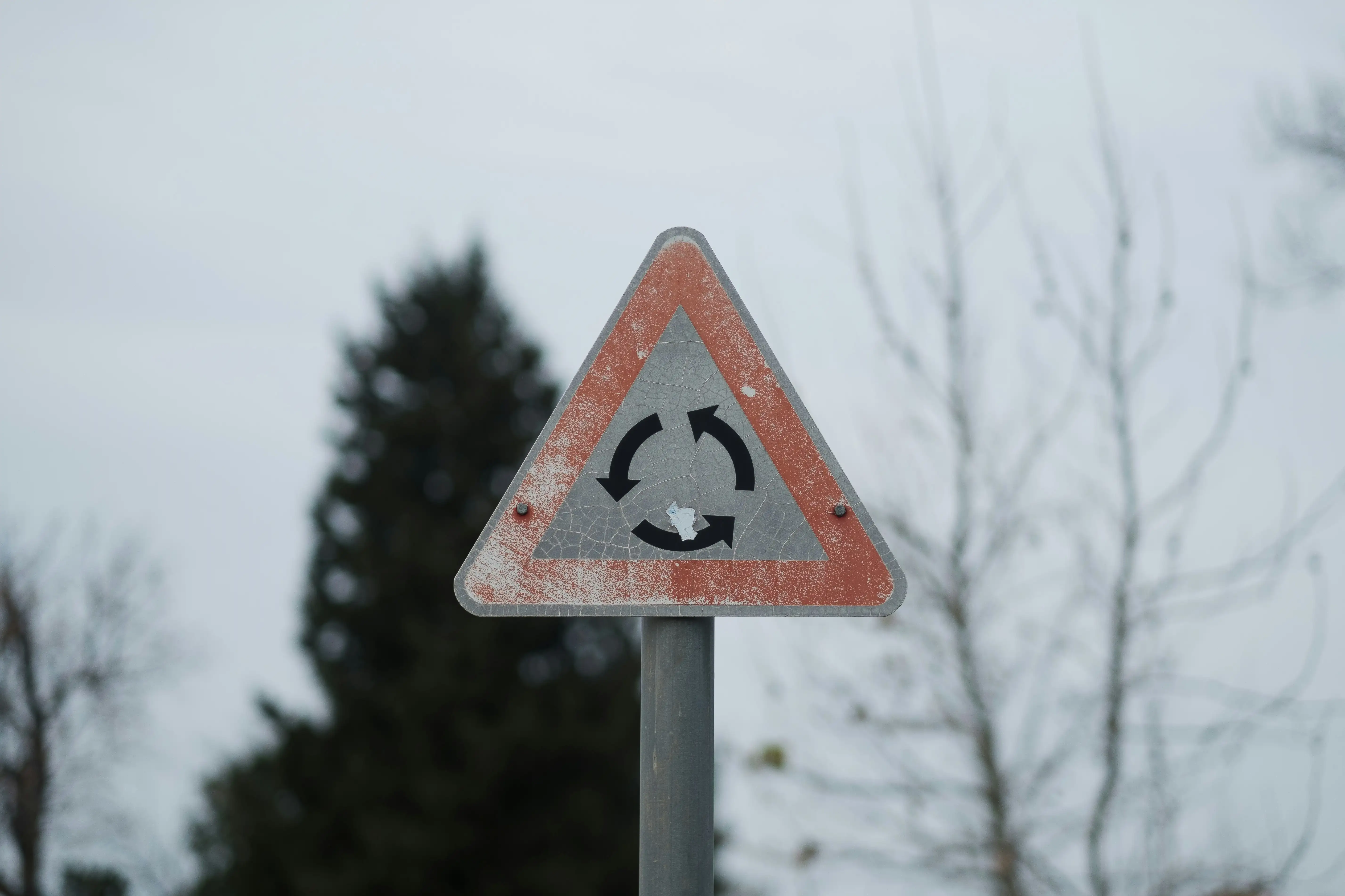 Verkehrsschild Warnung Kreisverkehr